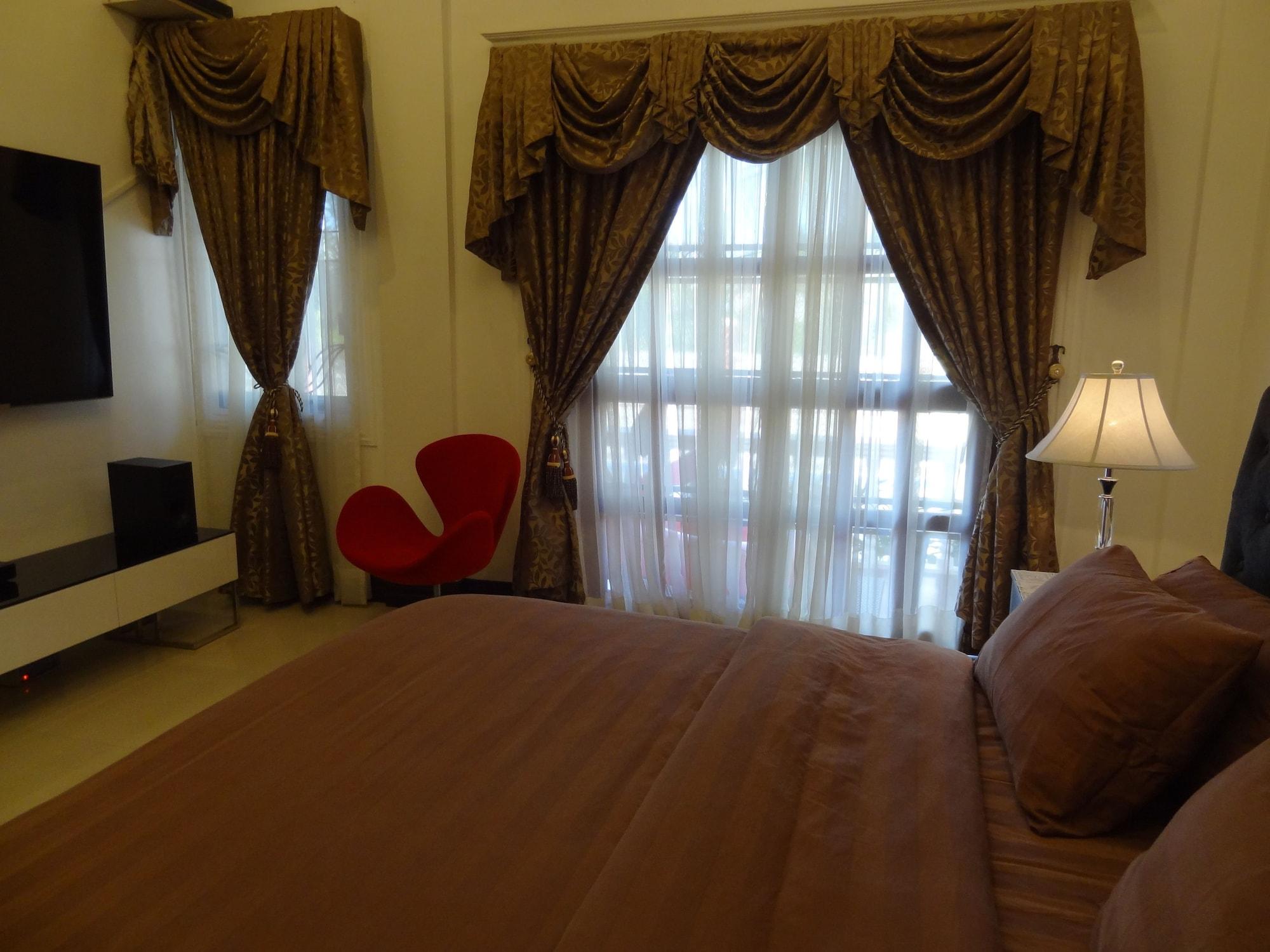 The Executive Villa Inn & Suites Davao Bagian luar foto