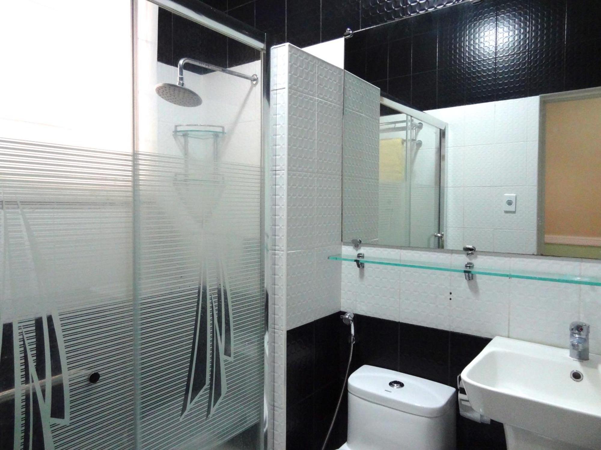 The Executive Villa Inn & Suites Davao Bagian luar foto