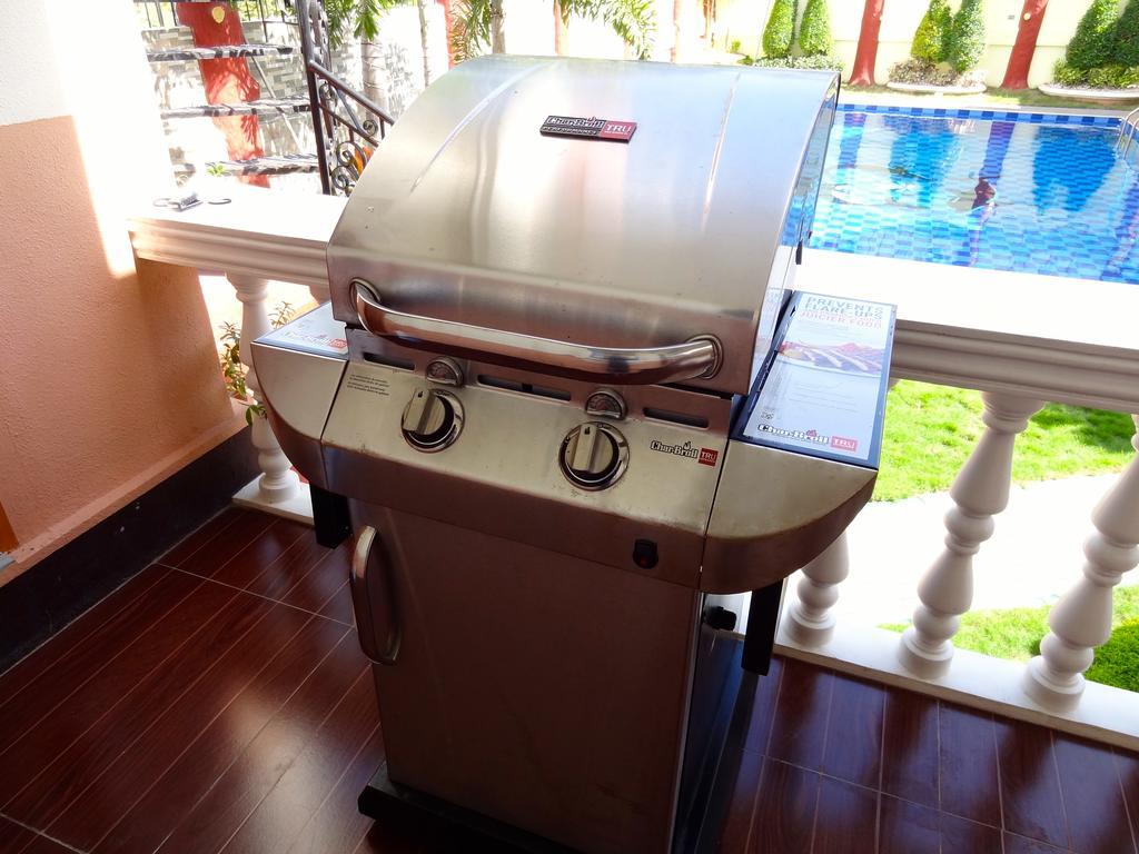 The Executive Villa Inn & Suites Davao Bagian luar foto