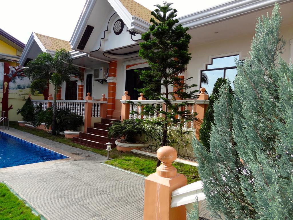 The Executive Villa Inn & Suites Davao Bagian luar foto