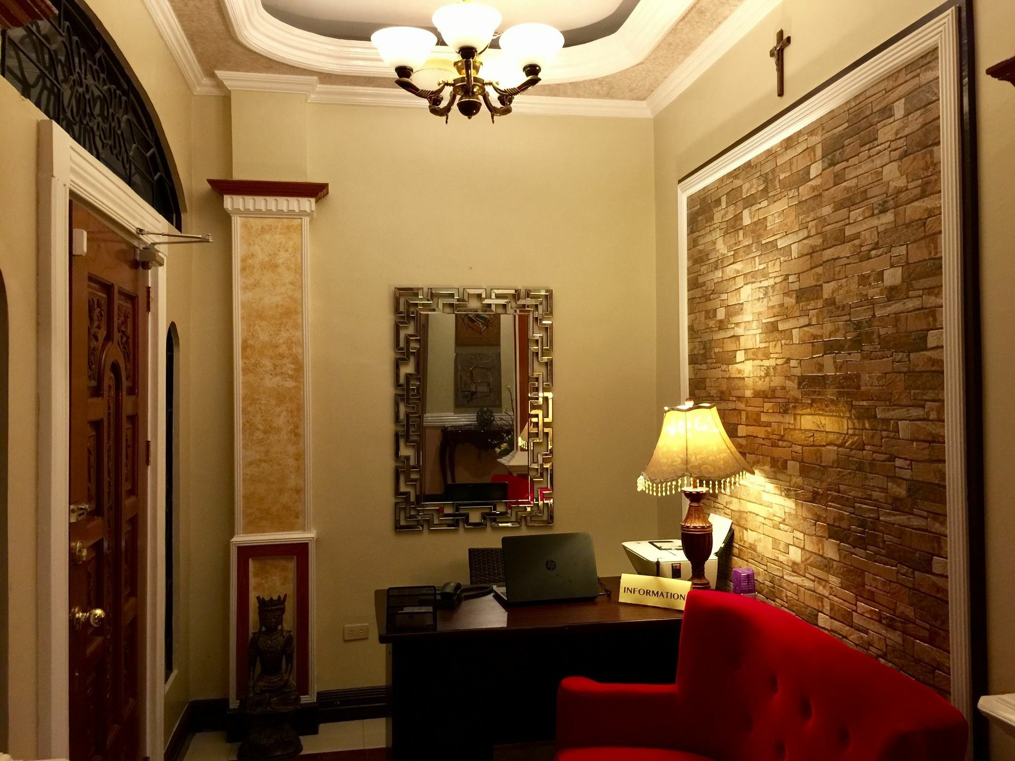 The Executive Villa Inn & Suites Davao Bagian luar foto