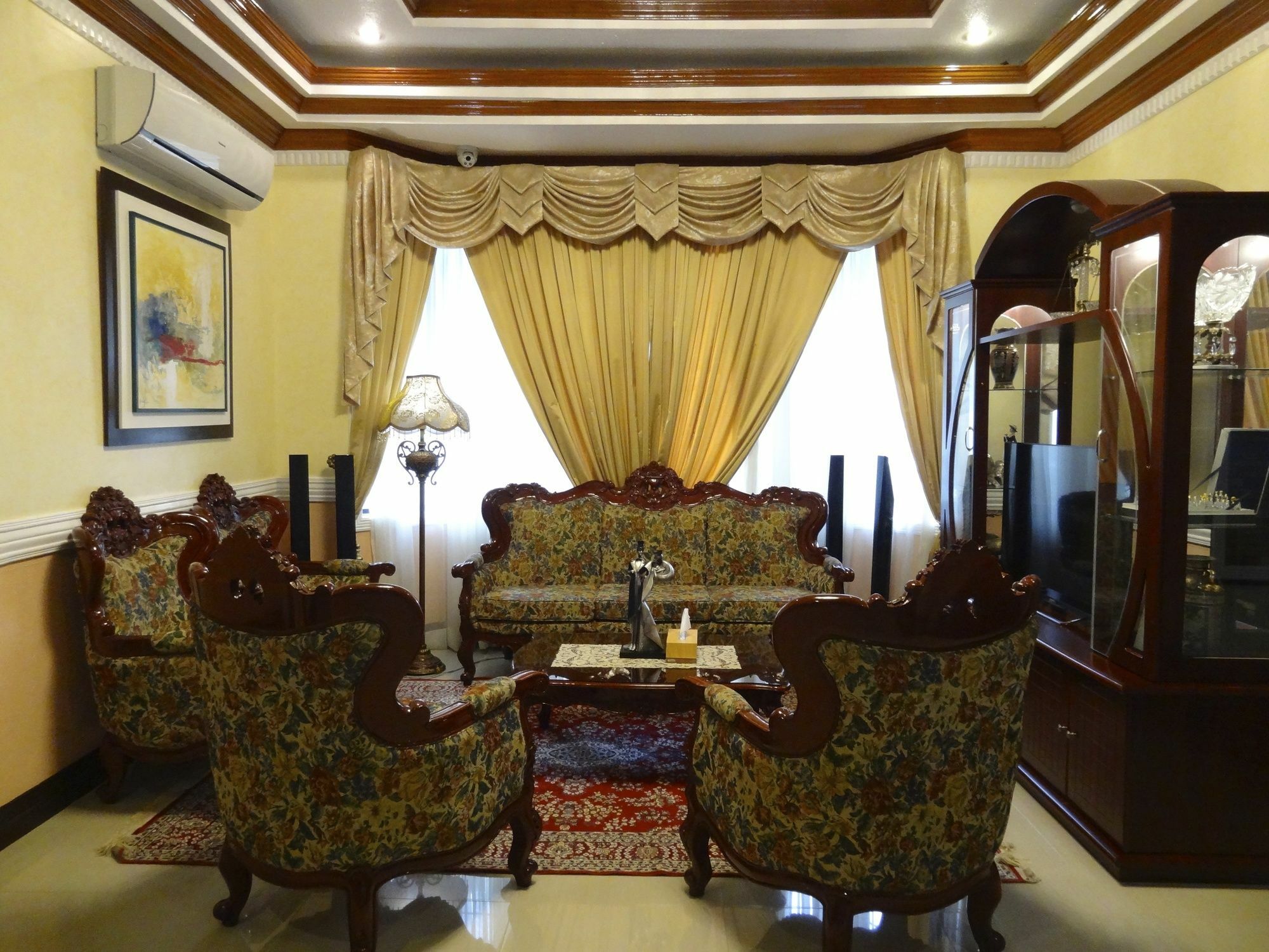 The Executive Villa Inn & Suites Davao Bagian luar foto