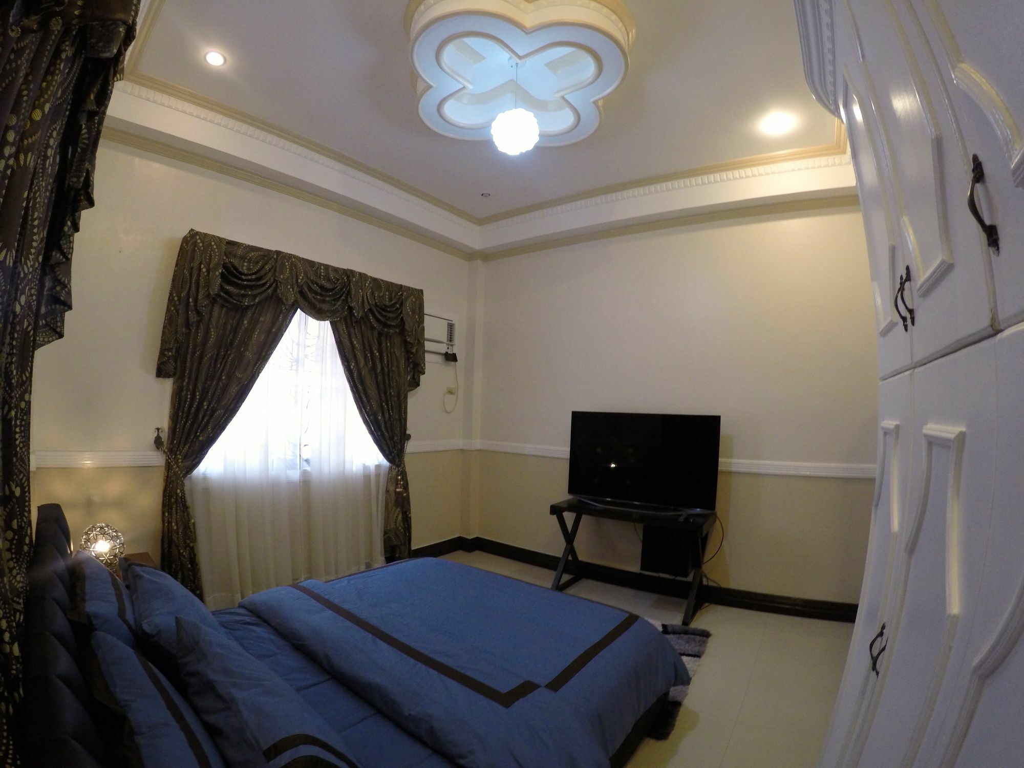 The Executive Villa Inn & Suites Davao Bagian luar foto